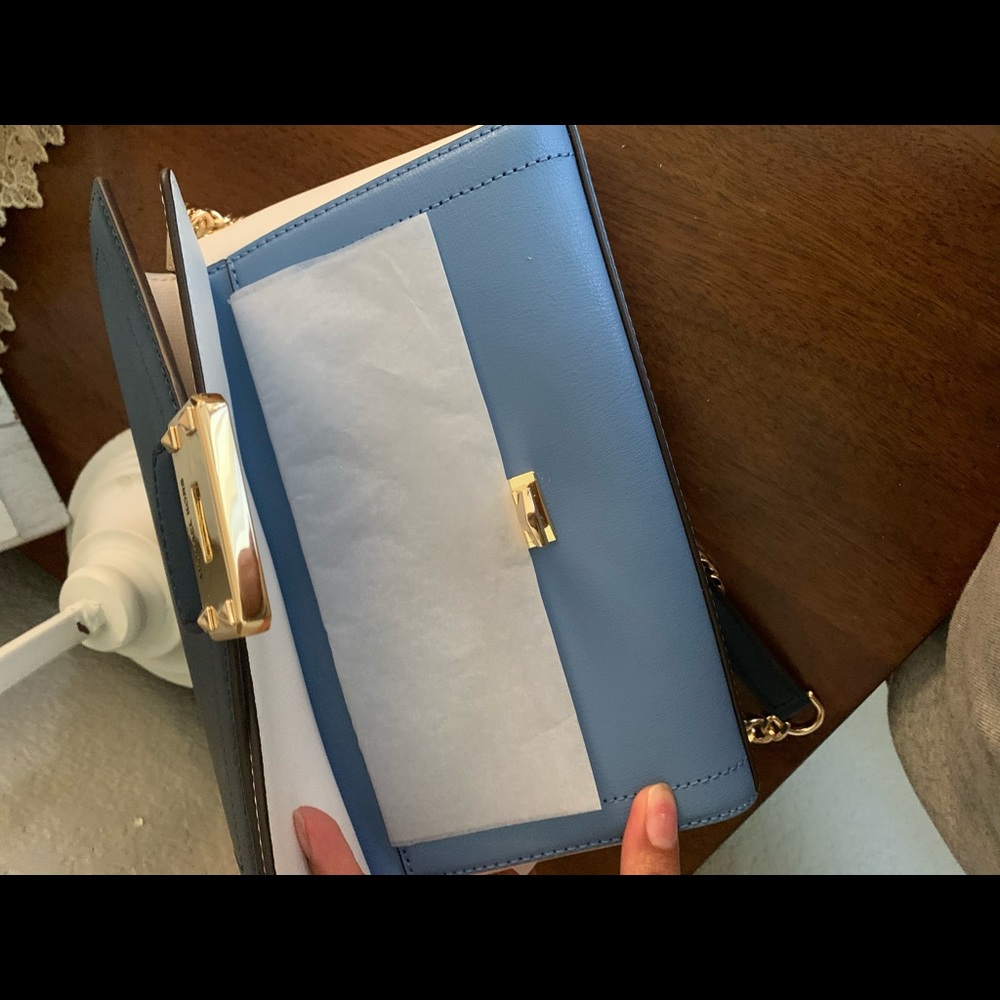 New Mk kinsley medium shoulder 🦋 - Picture 14 of 14